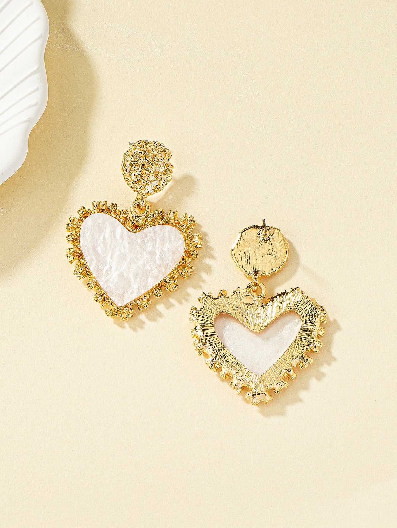 Rhinestone Detail Heart Drop Earrings - Seen Mai