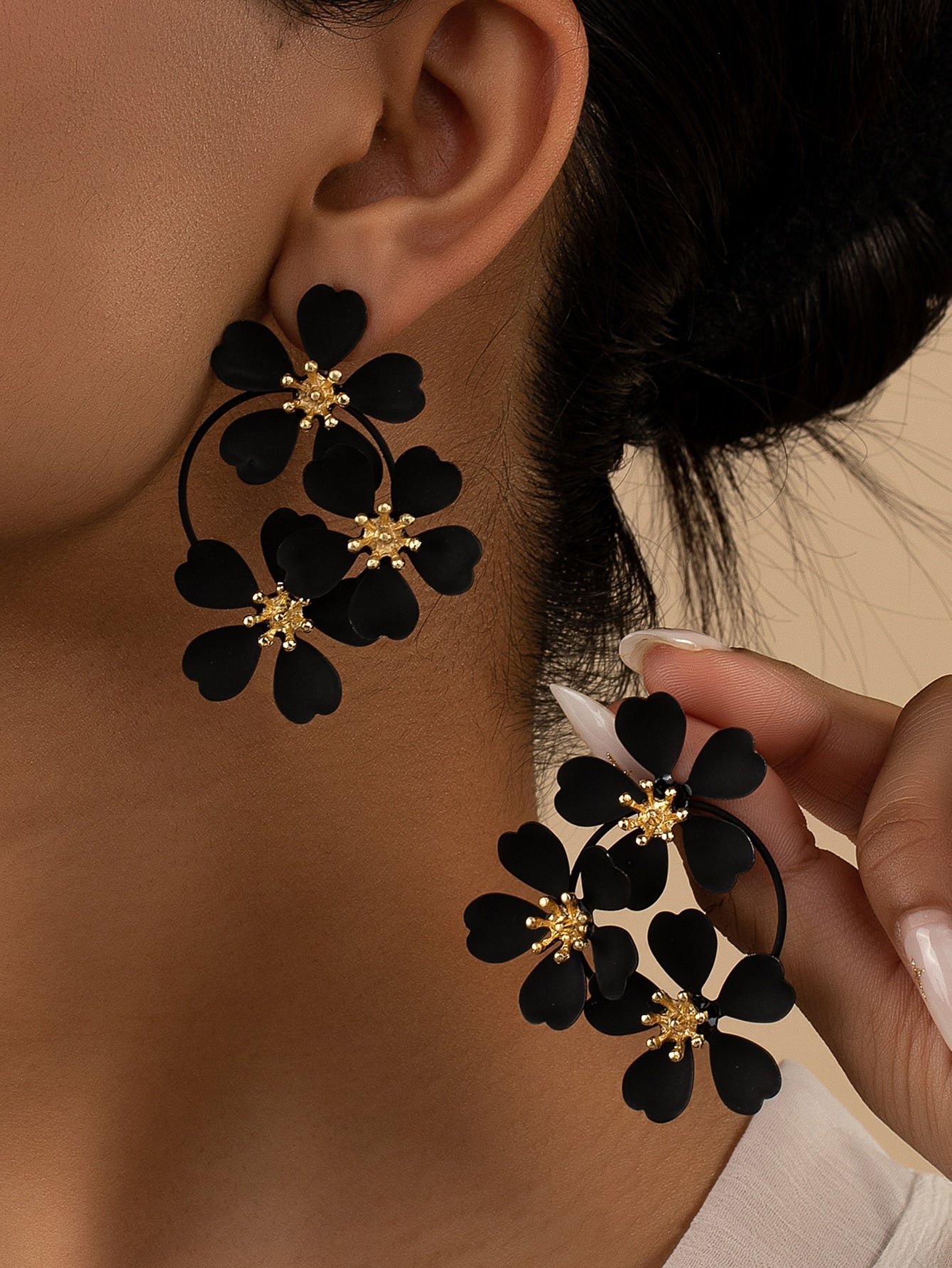 Flower Stud Earrings - Seen Mai