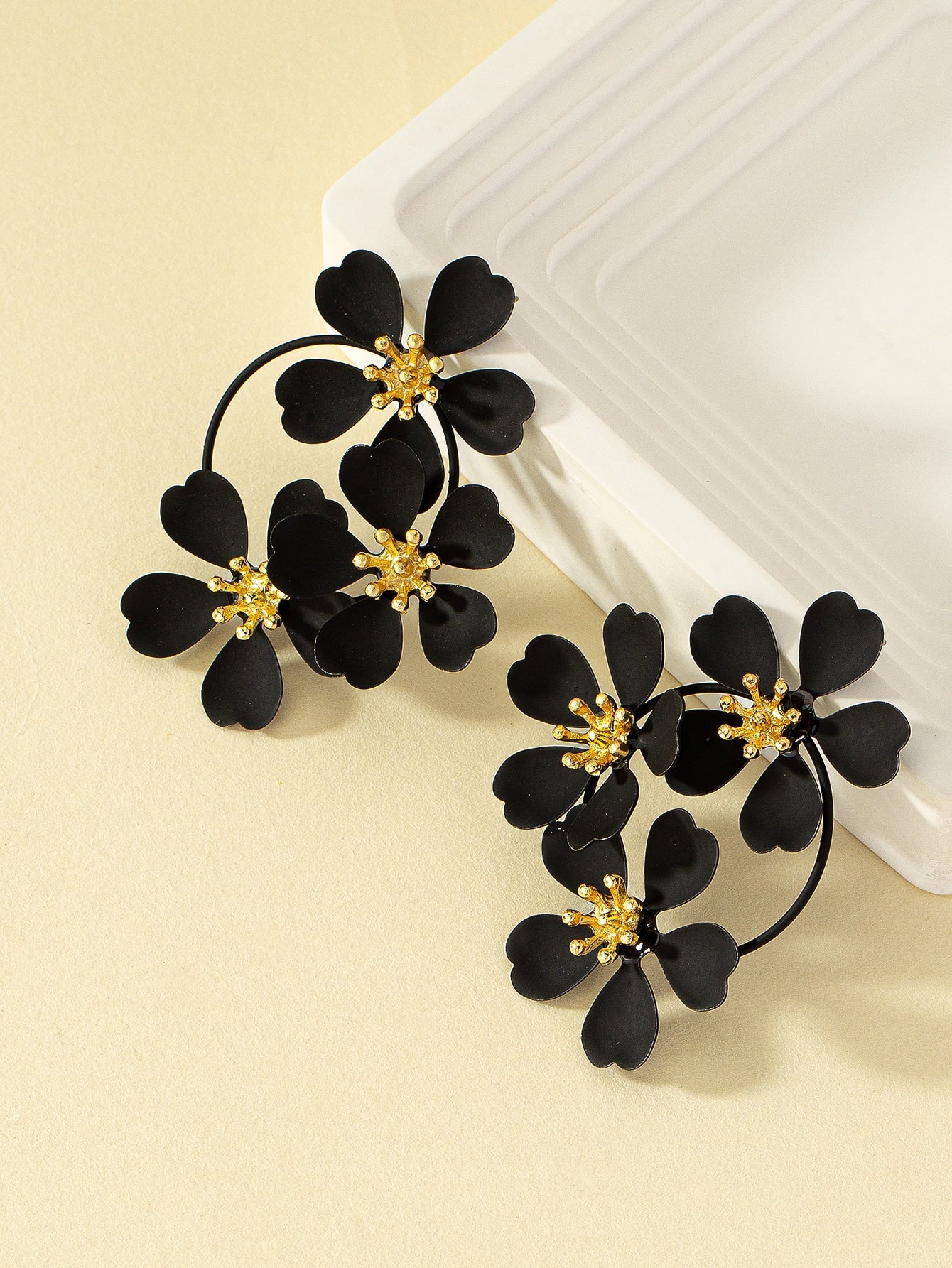 Flower Decor Stud Earrings - Seen Mai