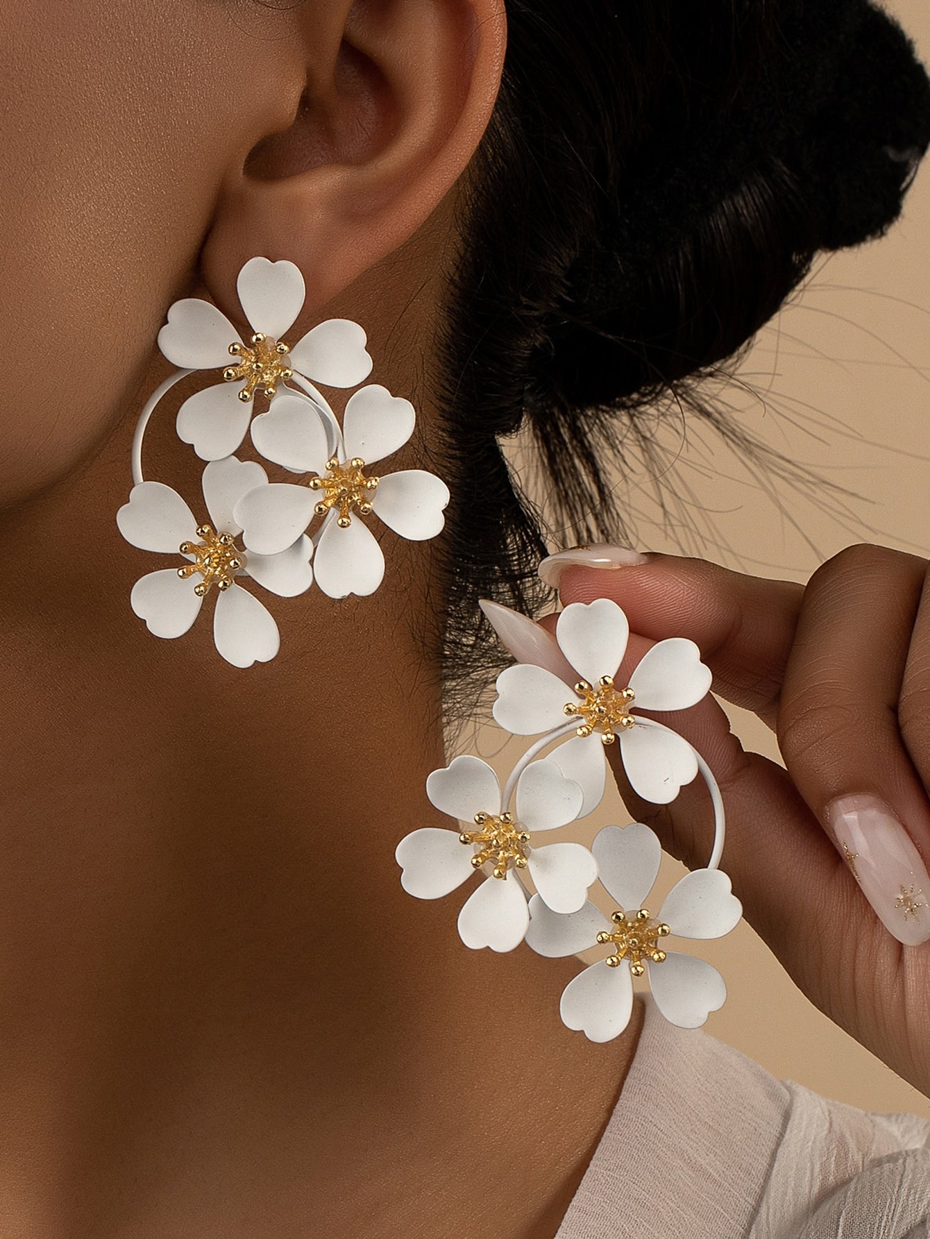 Flower Stud Earrings - Seen Mai