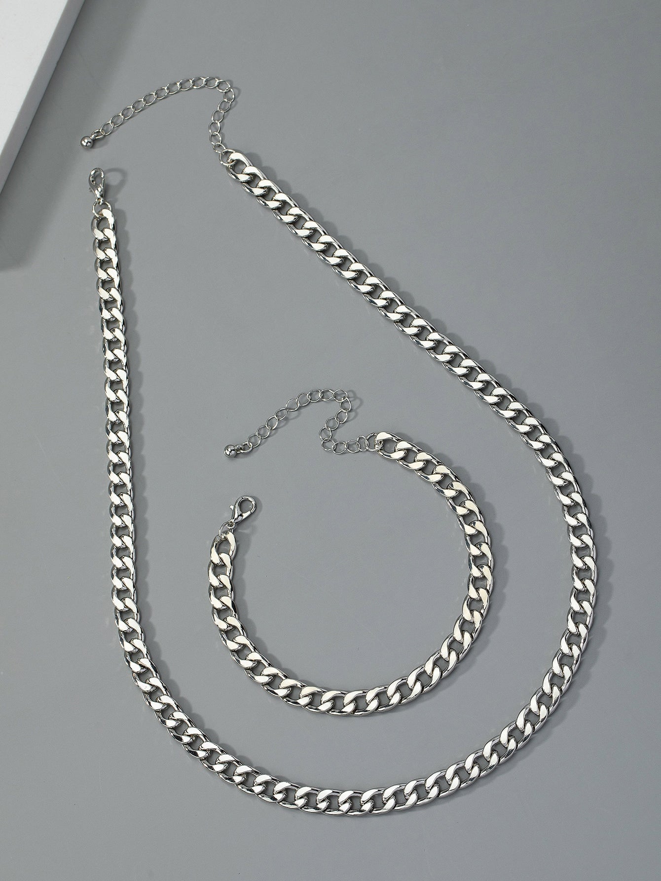 Fashionable and Popular Men Minimalist Chain Necklace Alloy for Jewelry Gift and for a Stylish Look - Seen Mai