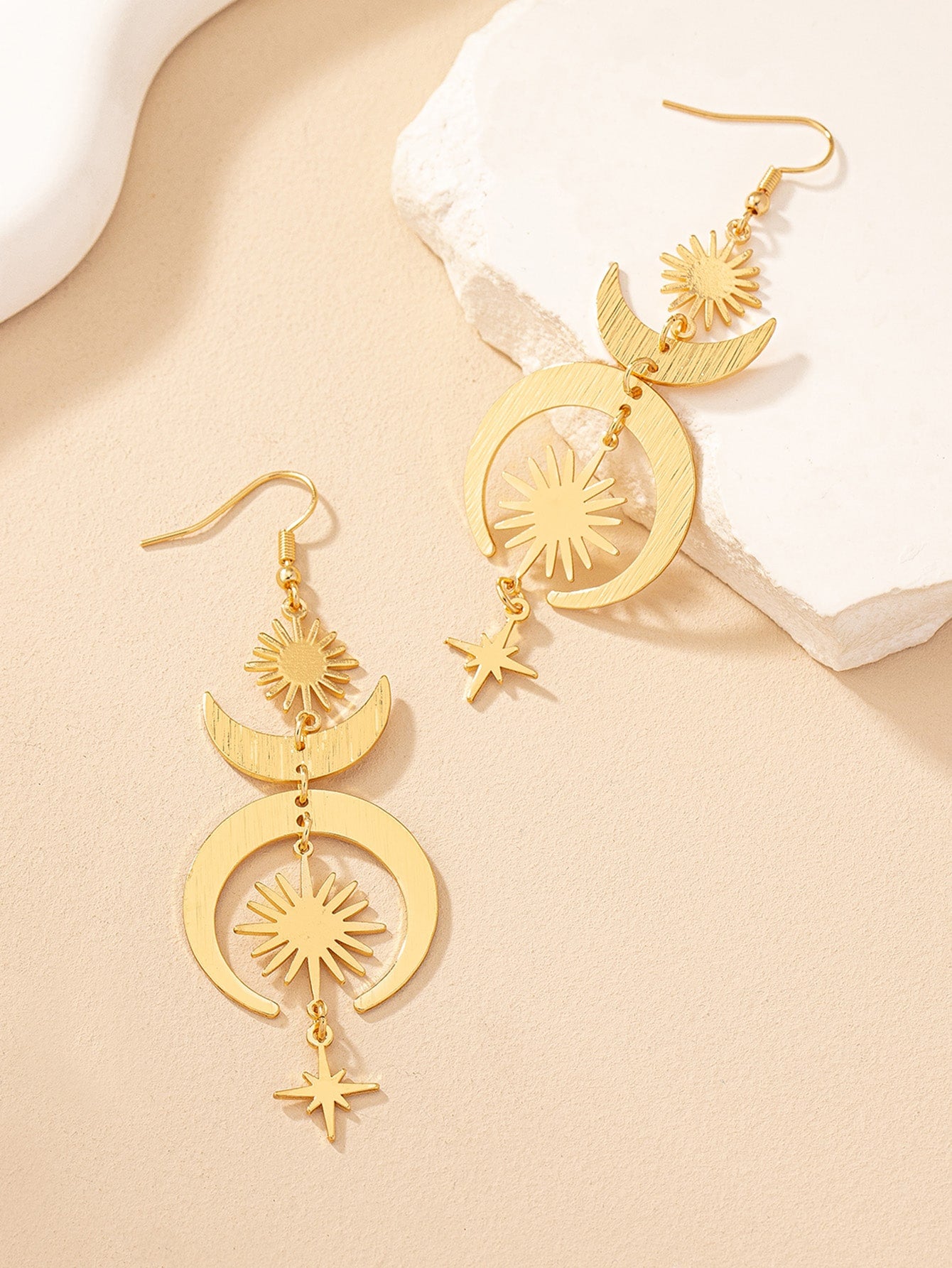 1pair Delicate Fashionable Elegant Sun & Moon Shaped Pendant Earrings - Seen Mai