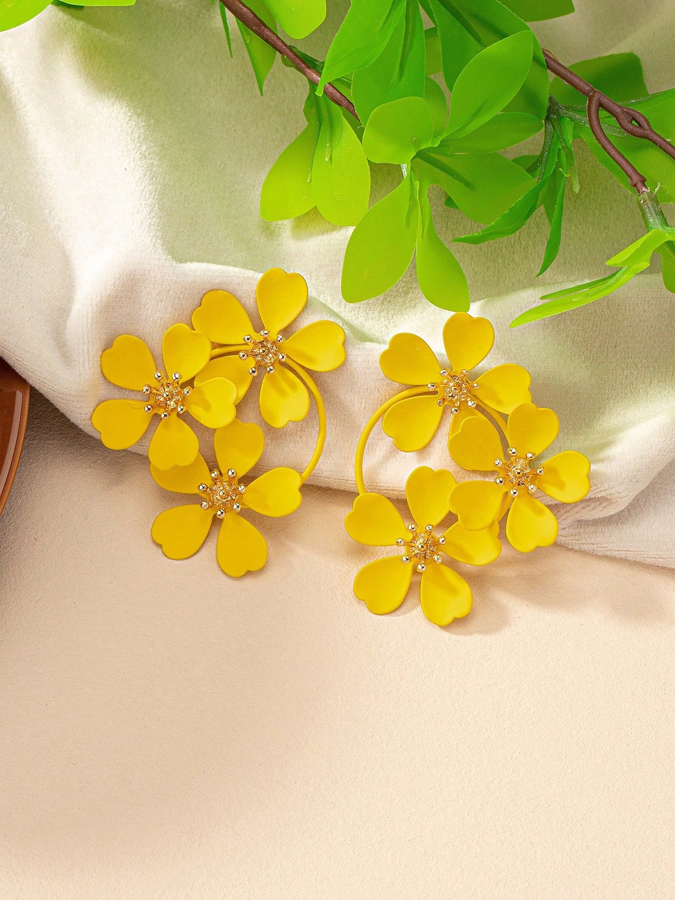 Flower Decor Stud Earrings - Seen Mai