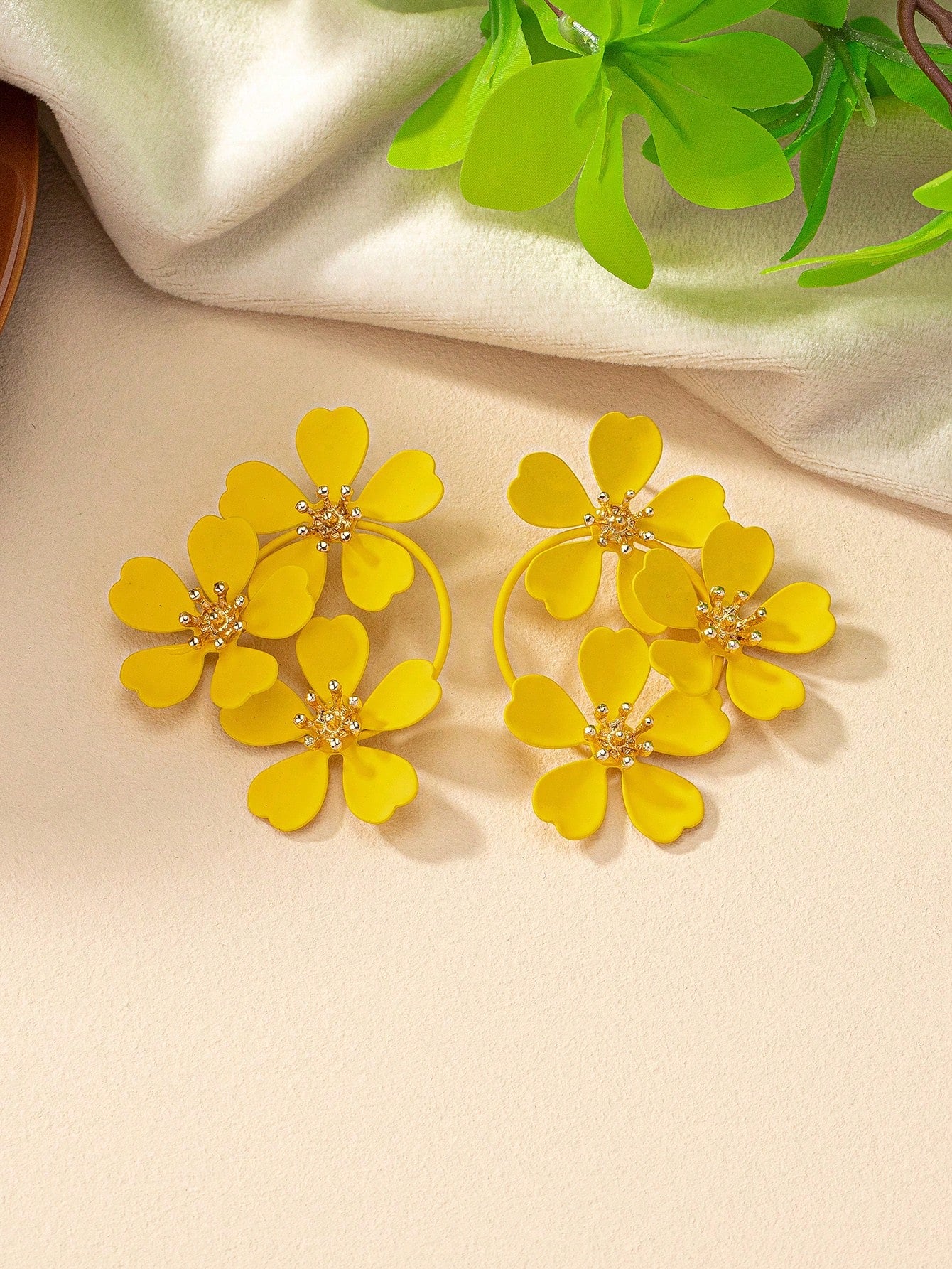 Flower Stud Earrings - Seen Mai