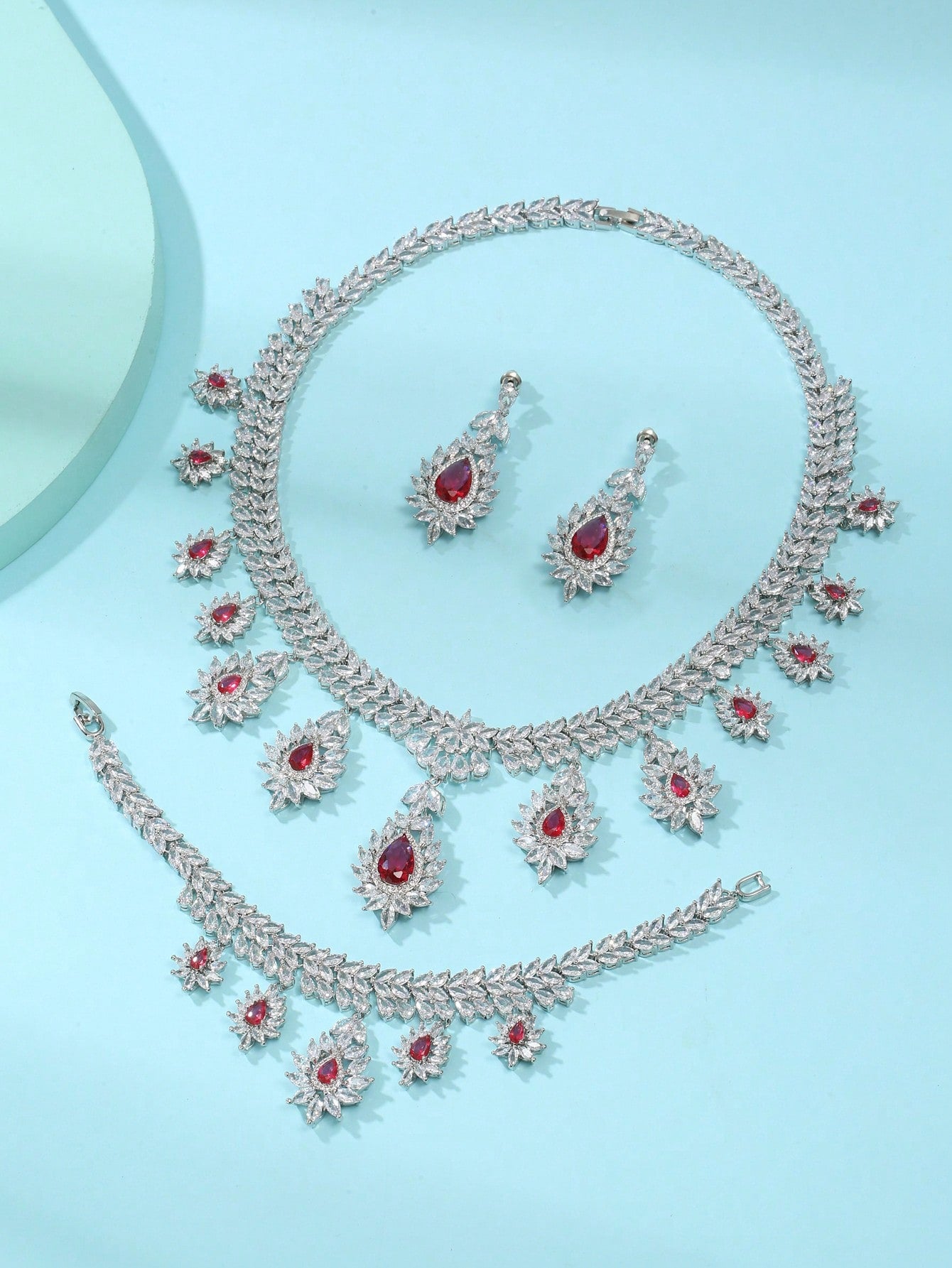 1 Set (4pcs) European & American Luxury Waterdrop Cubic Zirconia Necklace