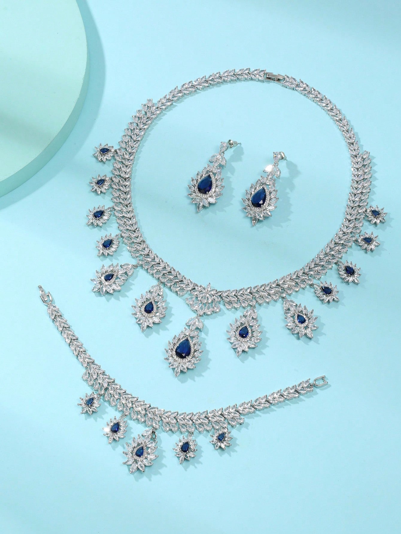 1 Set (4pcs) European & American Luxury Waterdrop Cubic Zirconia Necklace