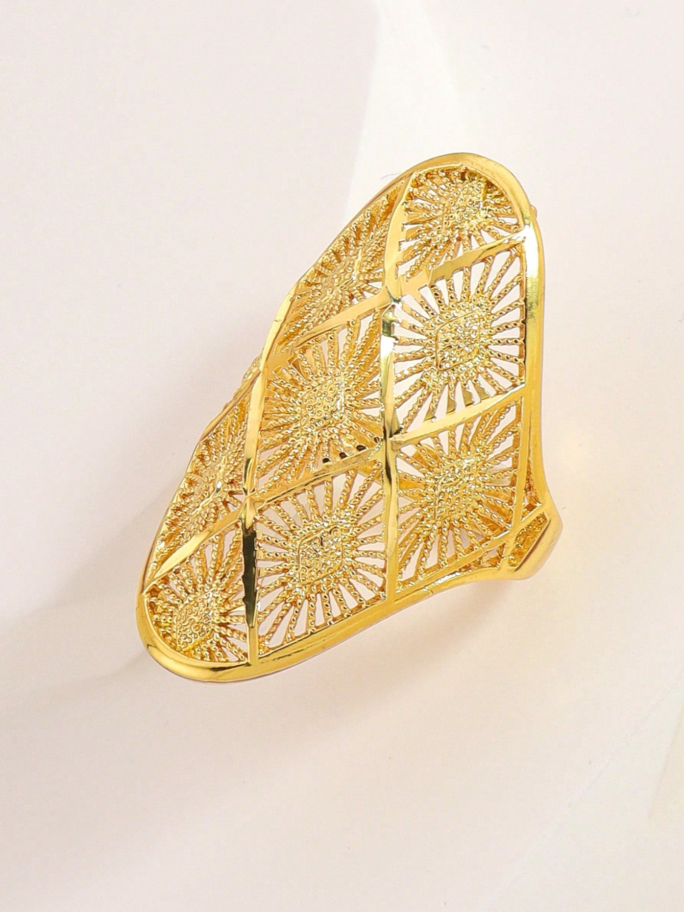 1Pc Retro Gold Sun Ring Retro Hollow Design Copper JewelrySuitable For Women's Daily Wear