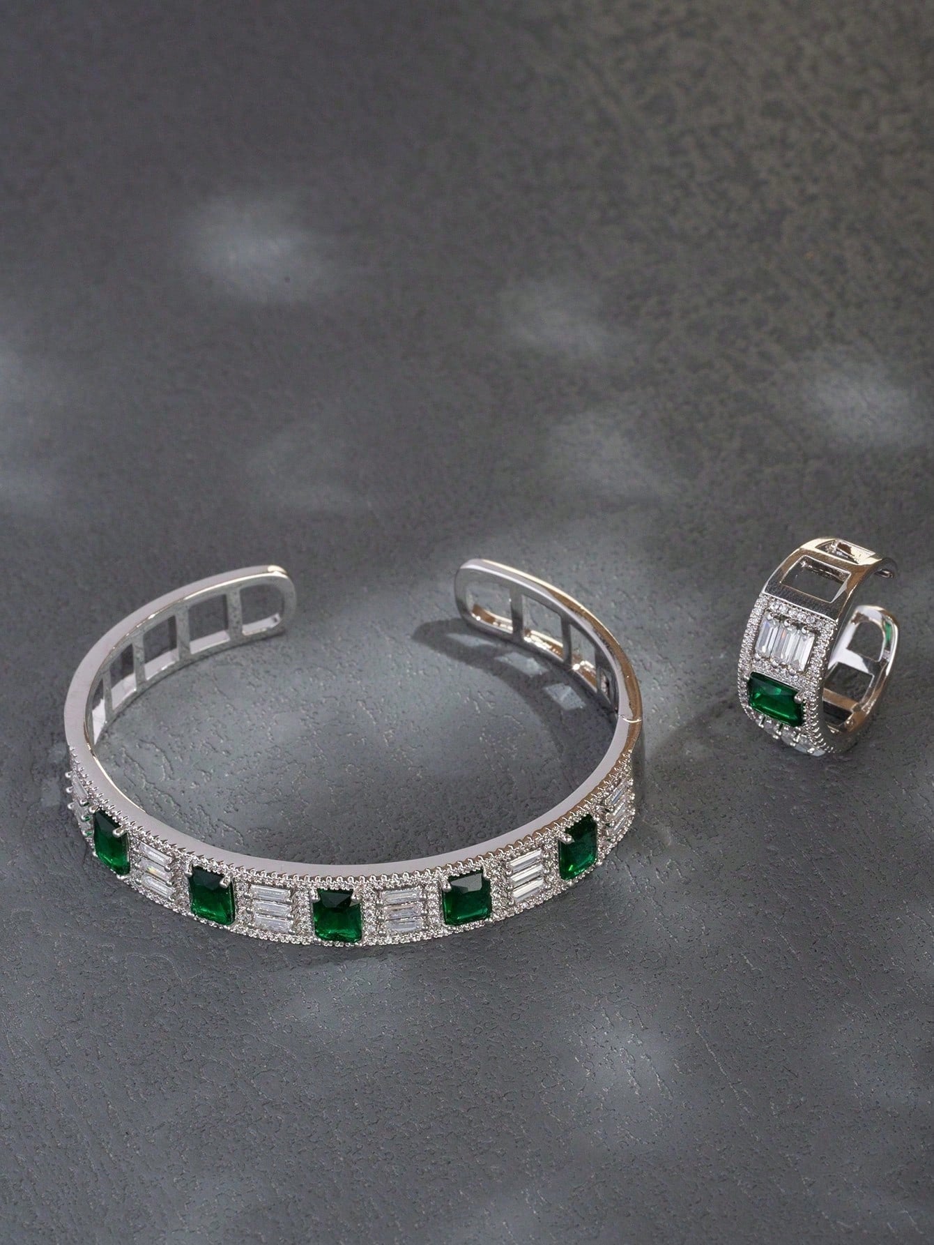 Bracelet Ring 2pcs/Set Style Charm Quality Green & Cubic Zirconia Open Cuff Bracelet Simple Everyday Chic Bracelet Gift Jewelry