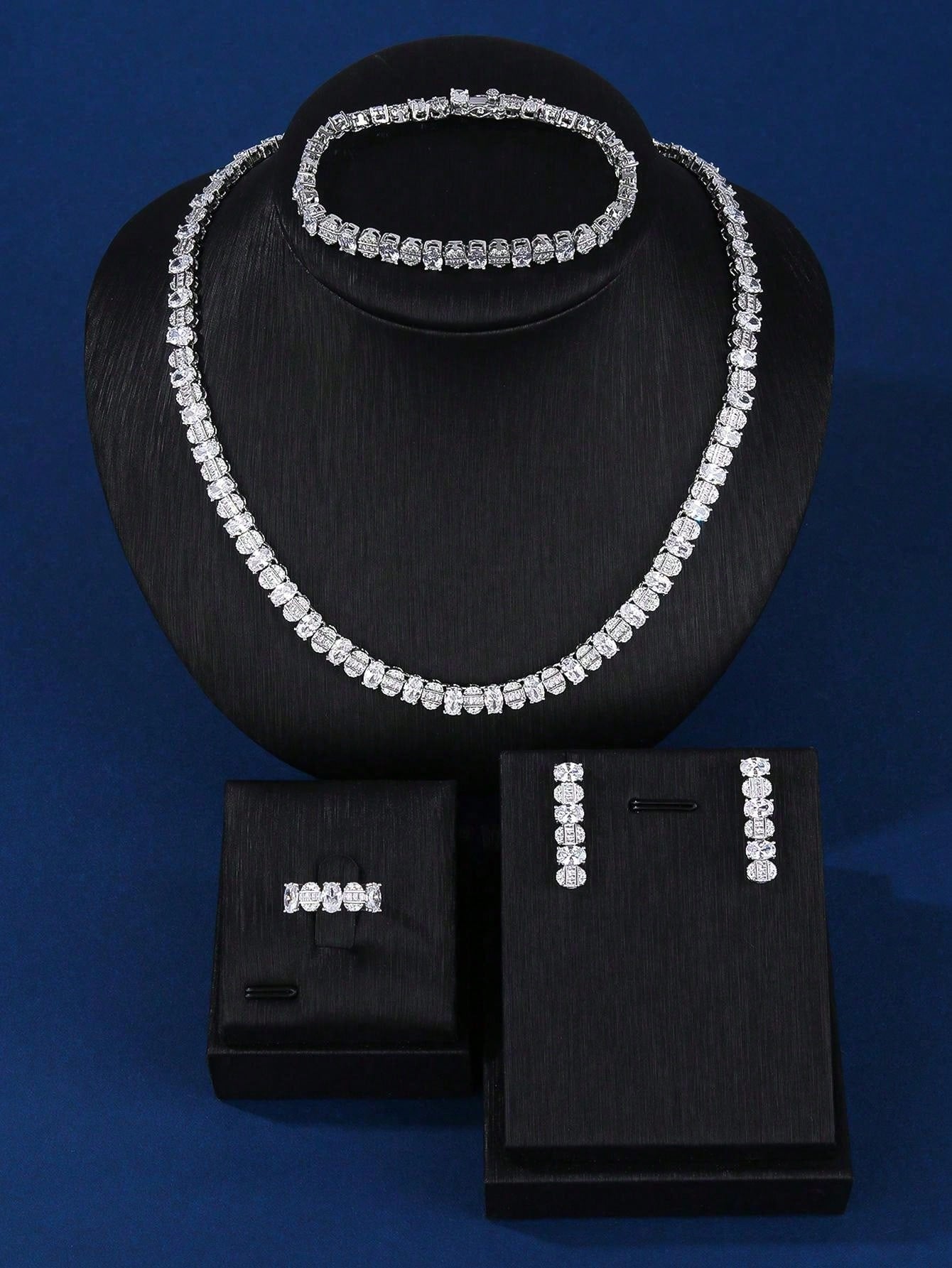 4pcs/Set Luxury European And American Style Jewelry Set With Multiple Cubic Zirconia Stones