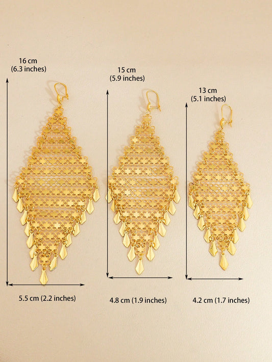 1 Pair Vintage Hollowed Out Four Leaf Flower Gold Long Earrings With Tassel Drop Decoration Pendant Copper Earrings Suitable For Women's Parties Weddings And Outfits