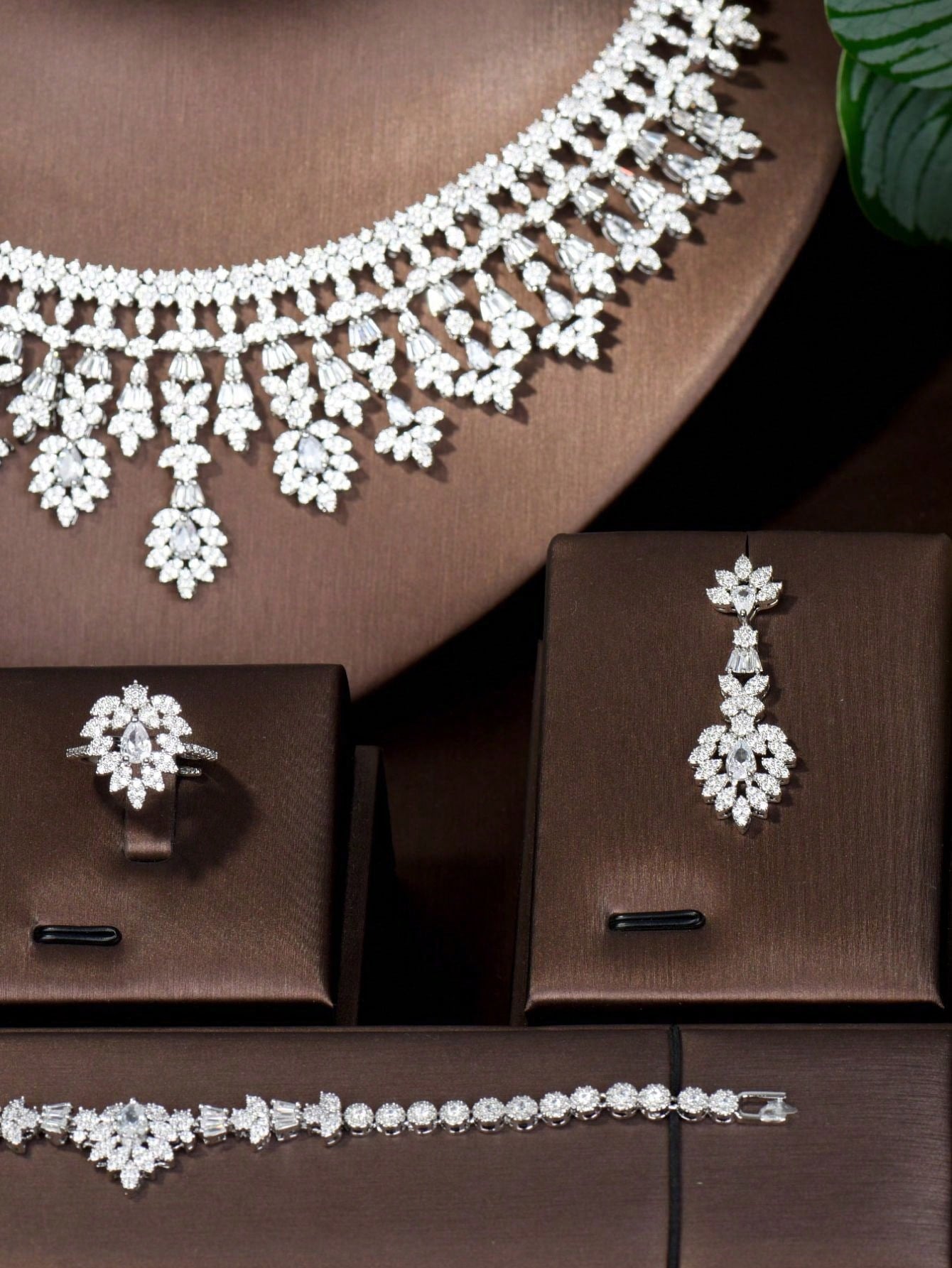 1 Set Of Elegant Cubic Zirconia Tassel Decorated Jewelry Set, Suitable For Gifting To Women As A Wedding Gift - Seen Mai