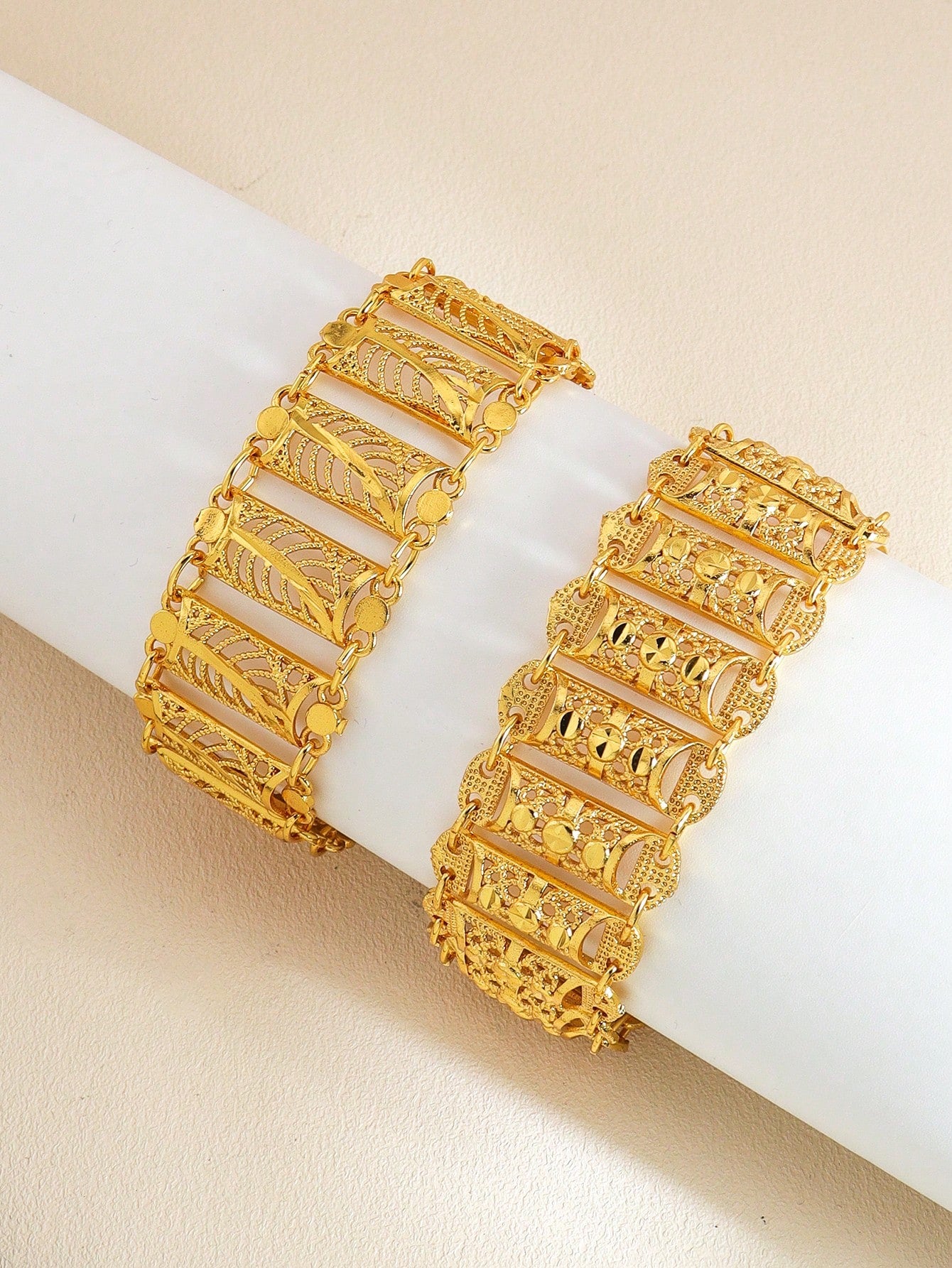 1pc Fashionable Gold Hollow Bracelet Copper Jewelry Suitable For Women Daily Festival Wear - Seen Mai