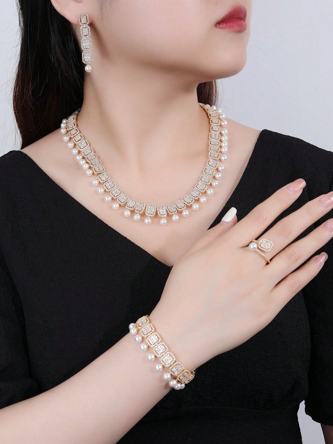 4pcs Glass Pearl & Cubic Zirconia Jewelry Set