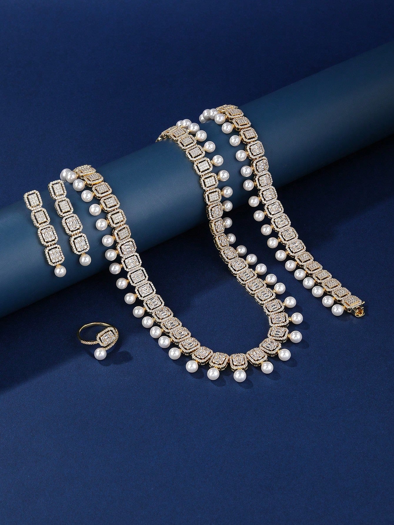 4pcs Glass Pearl & Cubic Zirconia Jewelry Set