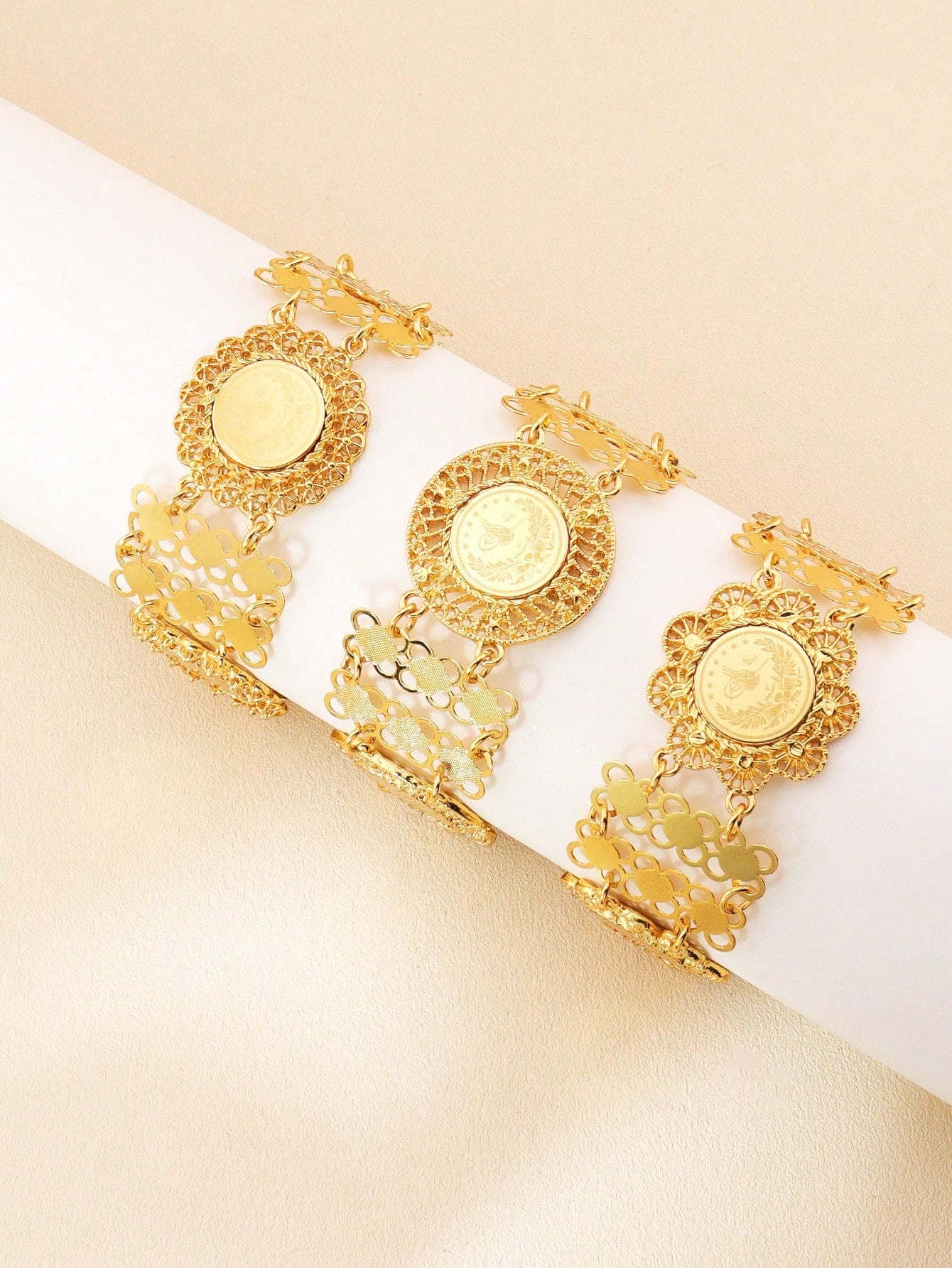 1pc Fashionable Gold Hollow Bracelet Ancient Coin Bracelet Suitable For Women's Daily Festival Wear - Seen Mai