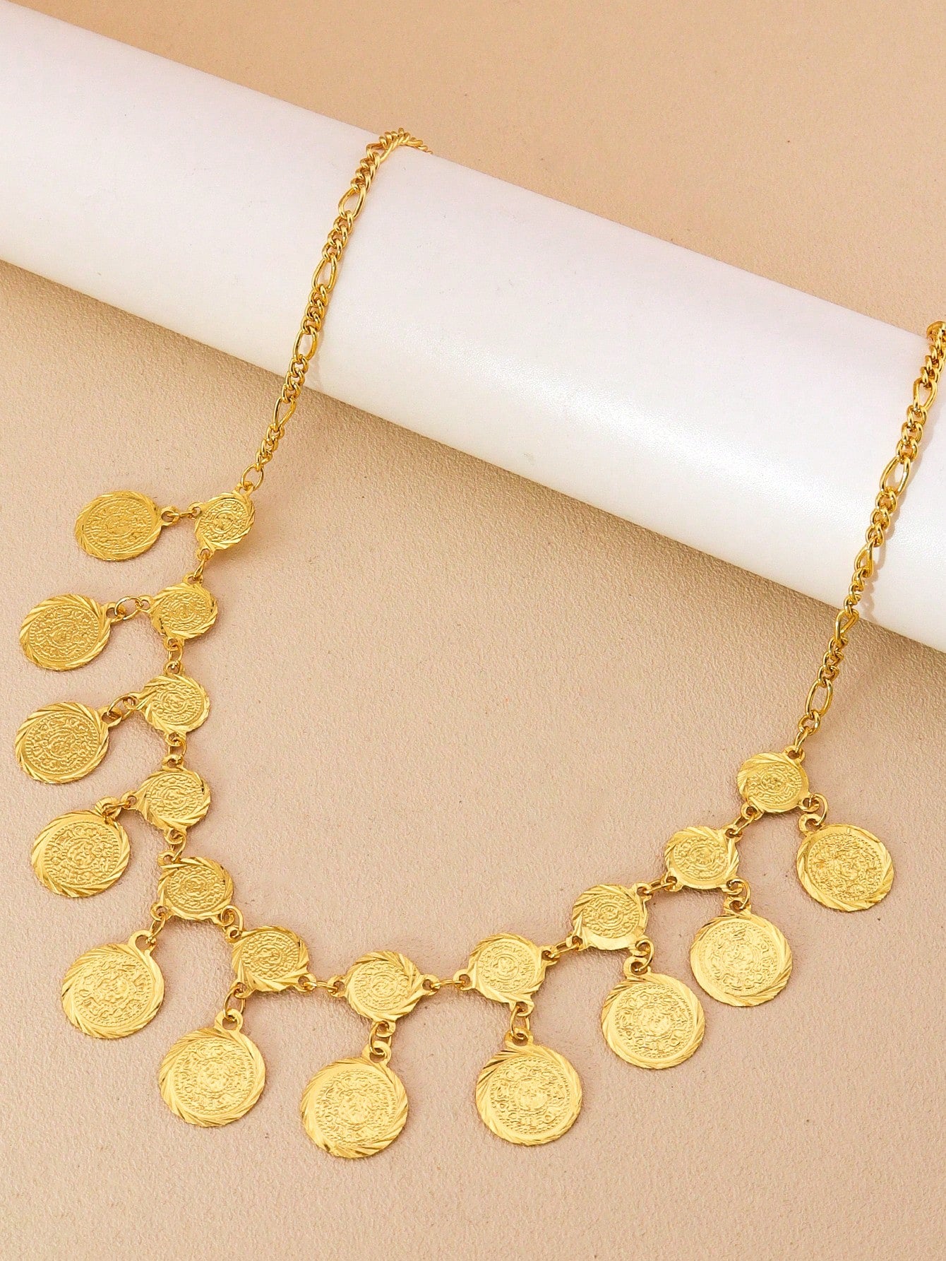 1pc Vintage Gold Textured Coin Necklace Round Pendant Necklace Copper Jewelry Suitable For Ladies Everyday Party Banquet Bride Wedding - Seen Mai