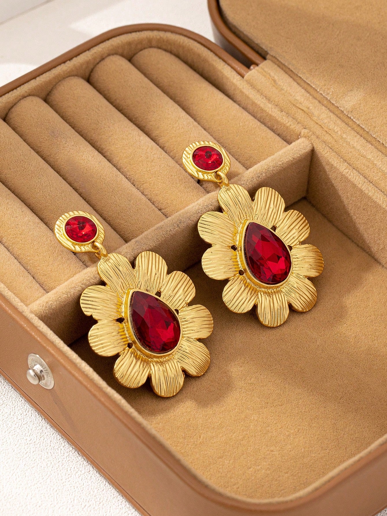 1pair Retro Medieval Palace Style Zinc Alloy Flower Shaped Dangle Earrings For Women - Seen Mai