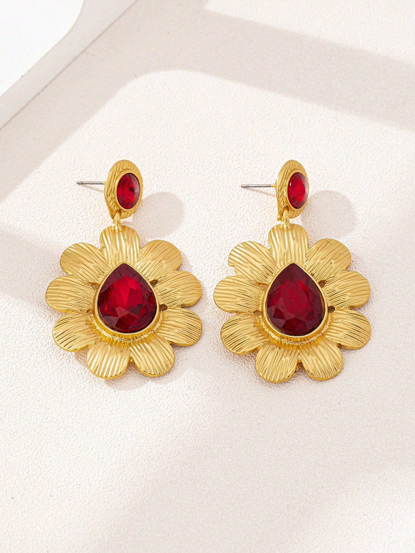 1pair Retro Medieval Palace Style Zinc Alloy Flower Shaped Dangle Earrings For Women - Seen Mai