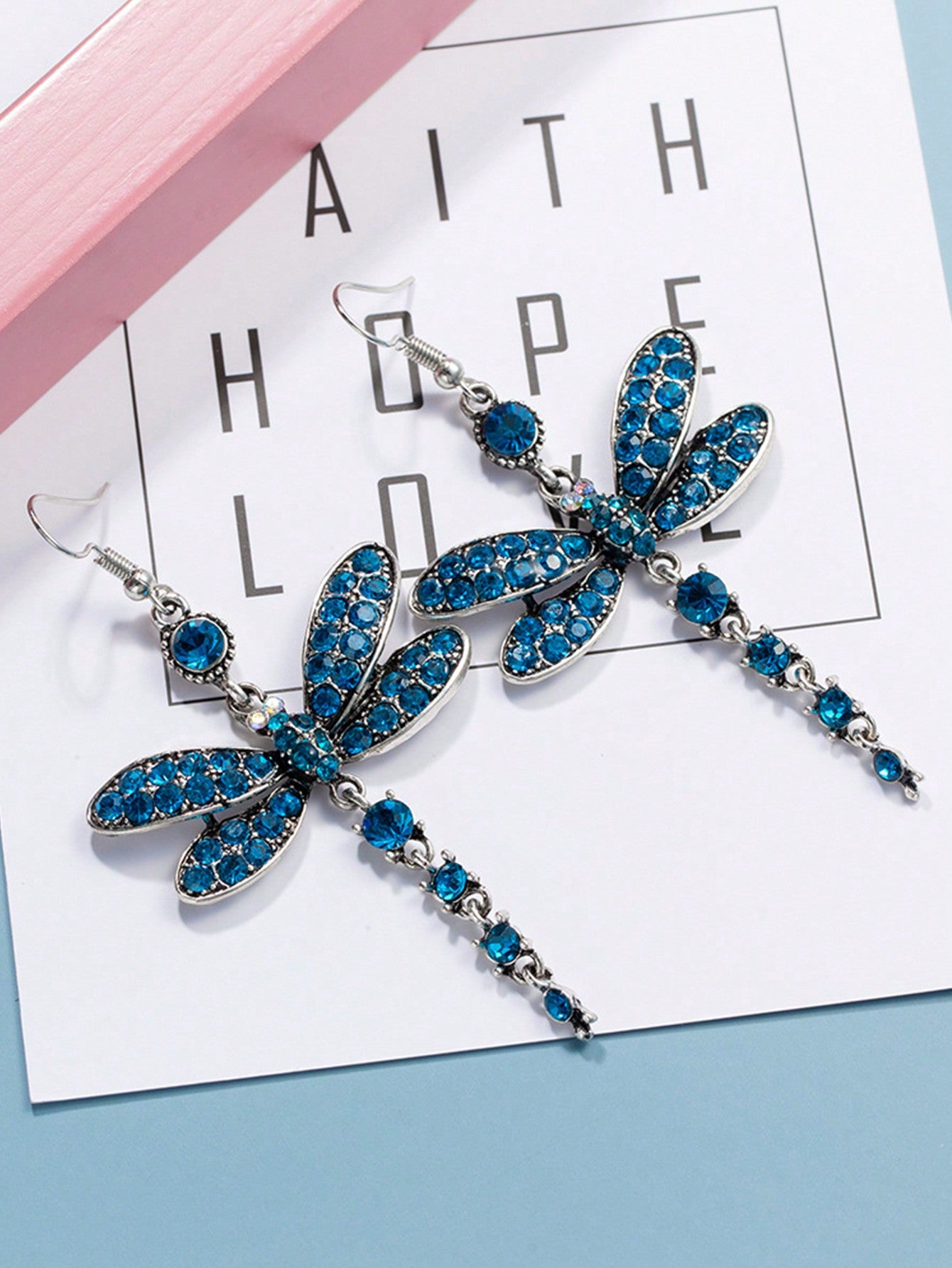 SEENMAI 2pcs Vintage Butterfly Shaped Long Dangle Earrings