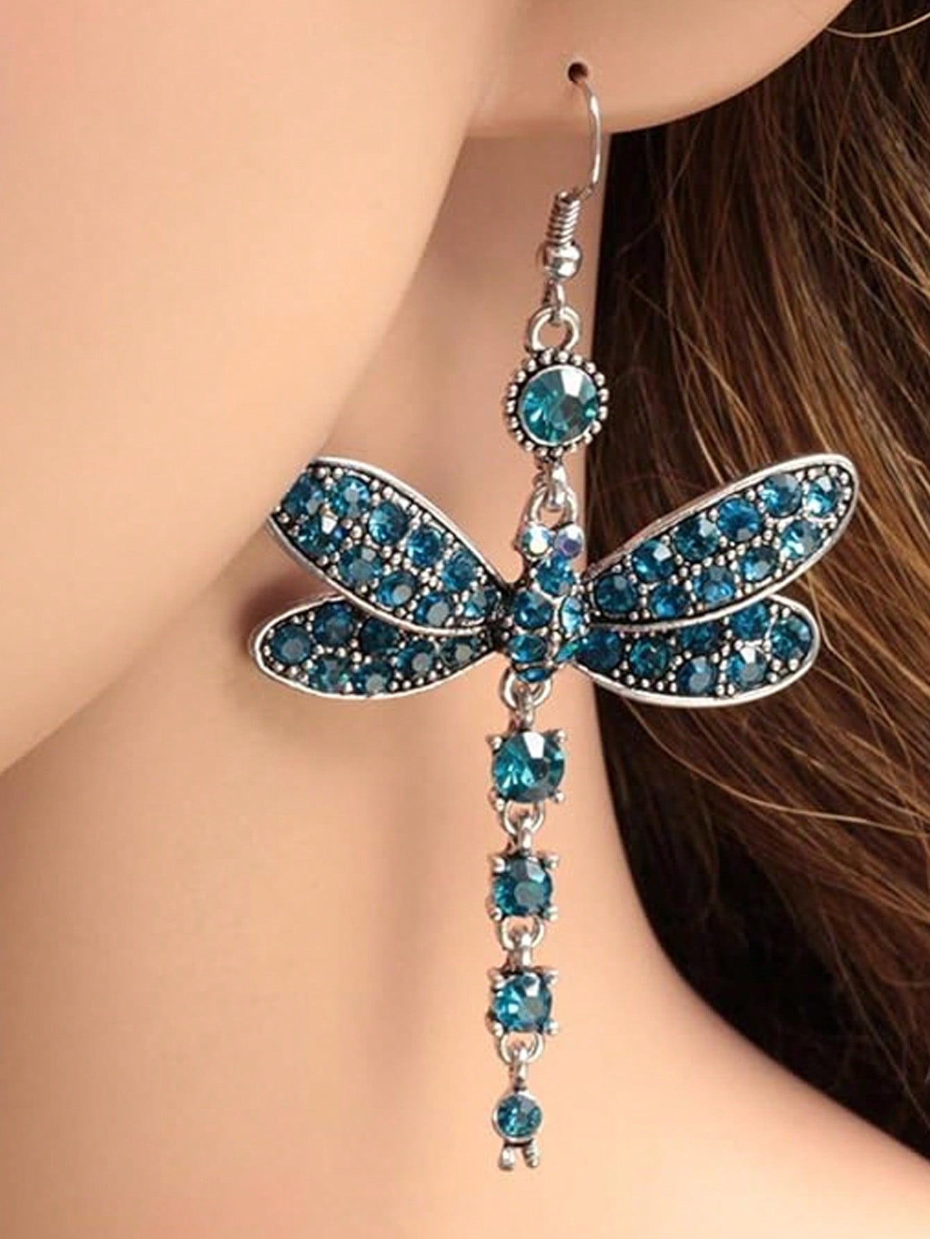 SEENMAI 2pcs Vintage Butterfly Shaped Long Dangle Earrings