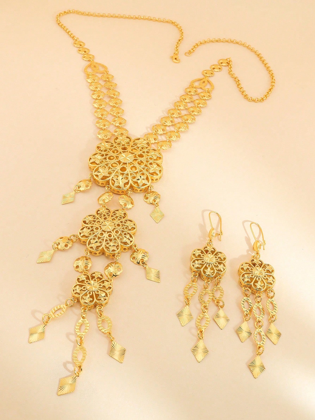 3pcs Fashion Elegant Gold Necklace Earrings Jewelry Sset Copper Jewelry Cutout Flower Design Suitable For Ladies Party Bridal Wedding Reception Arab Dubai  Jewelry - Seen Mai