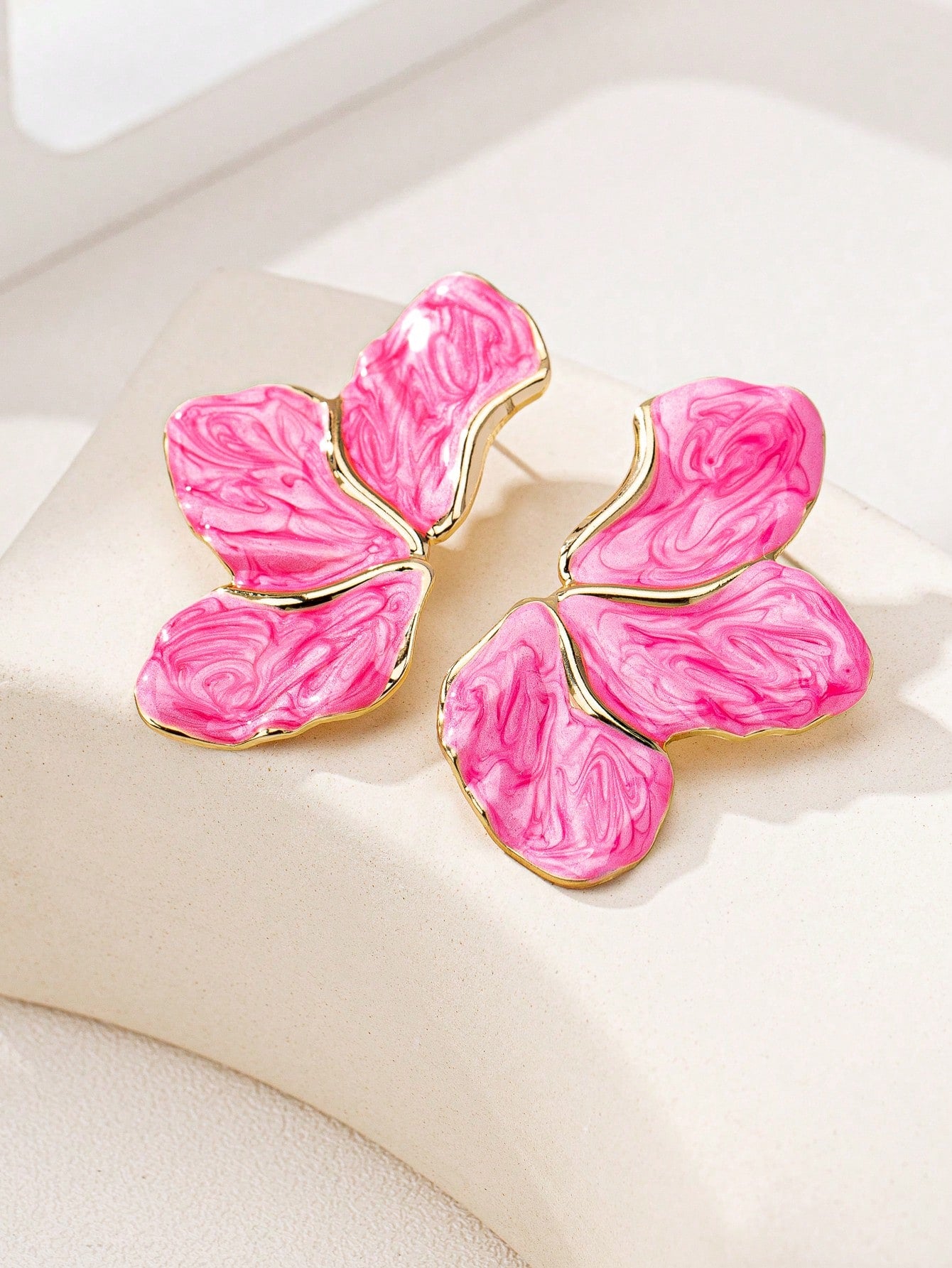 1pair Metallic Floral Enameled Earrings - Seen Mai