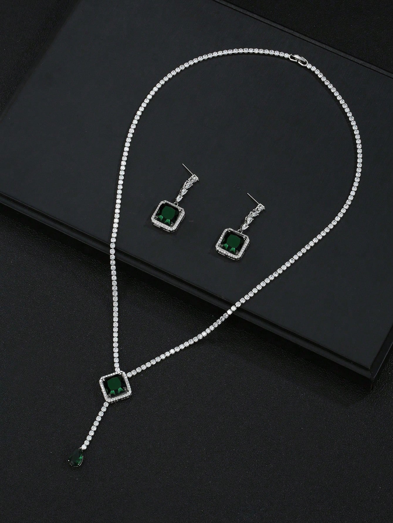 1set/3pcs Elegant Green Zirconia Necklace And Earrings Set