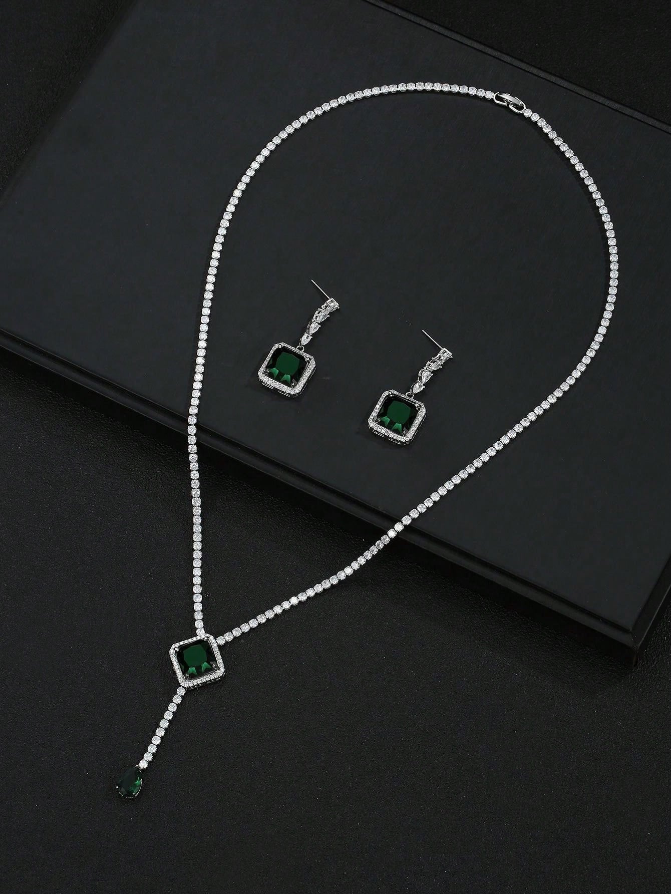 1set/3pcs Elegant Green Zirconia Necklace And Earrings Set