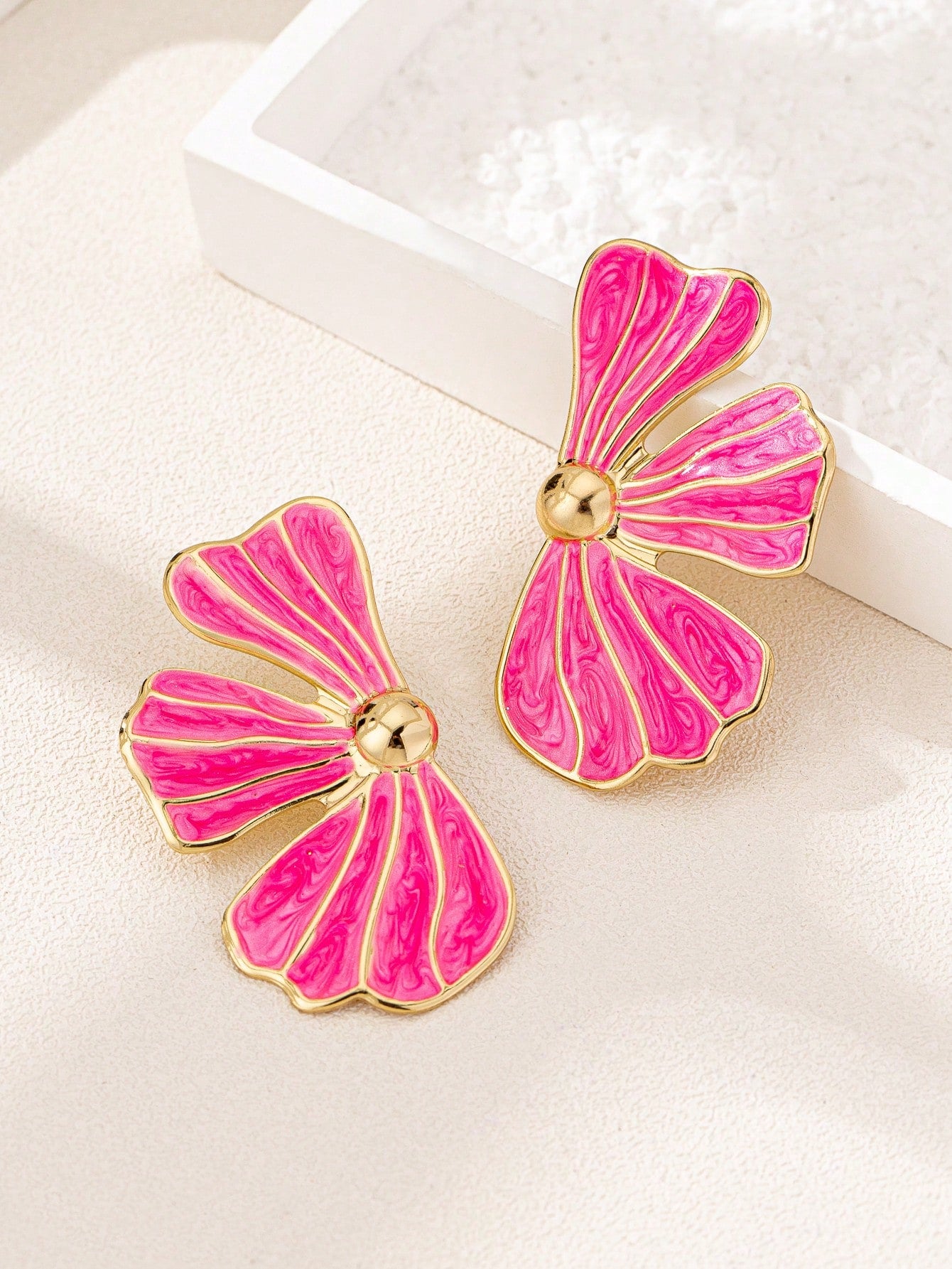 1pair Metallic Floral Enameled Earrings - Seen Mai