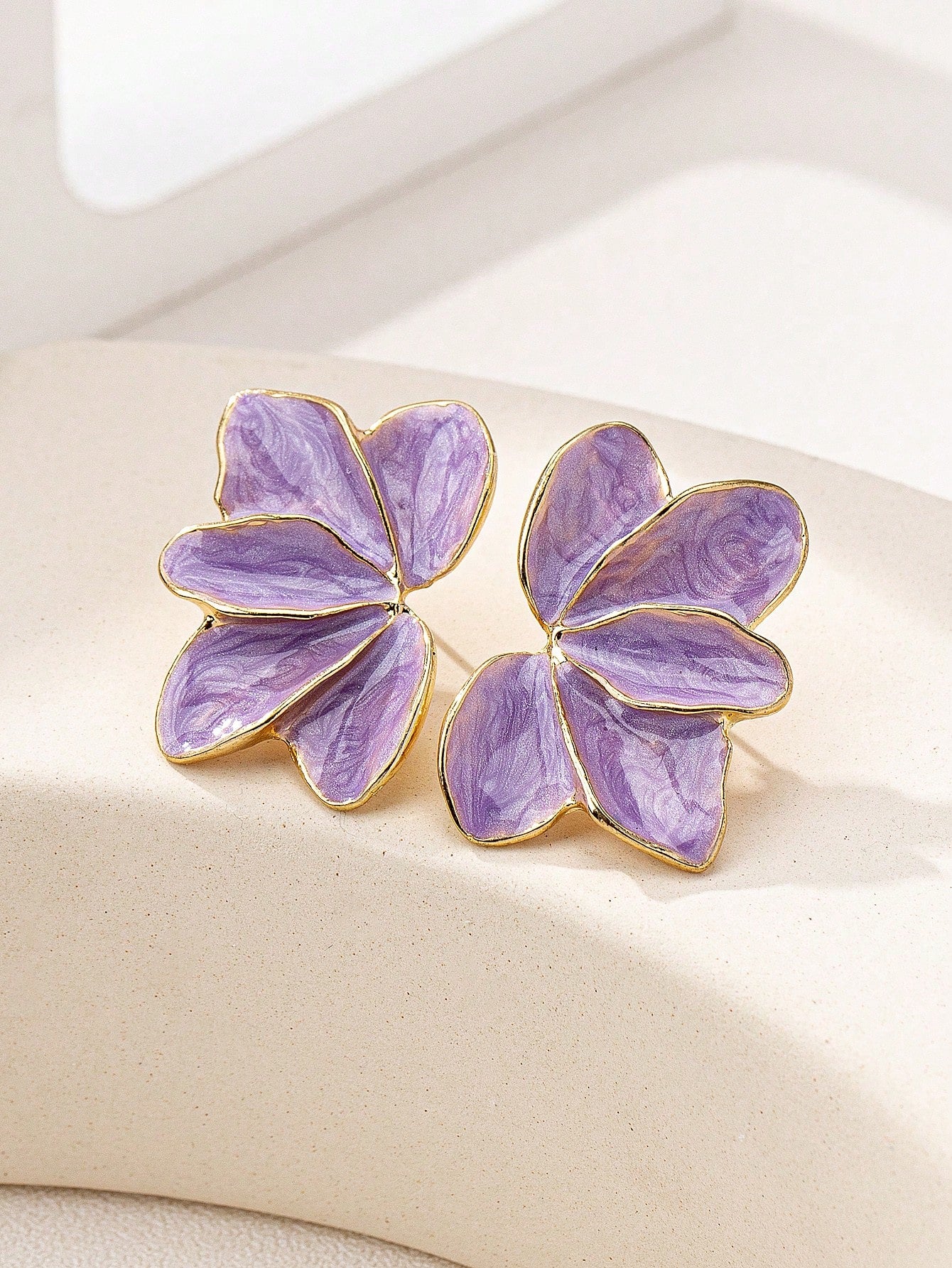 1pair Metallic Floral Enameled Earrings - Seen Mai