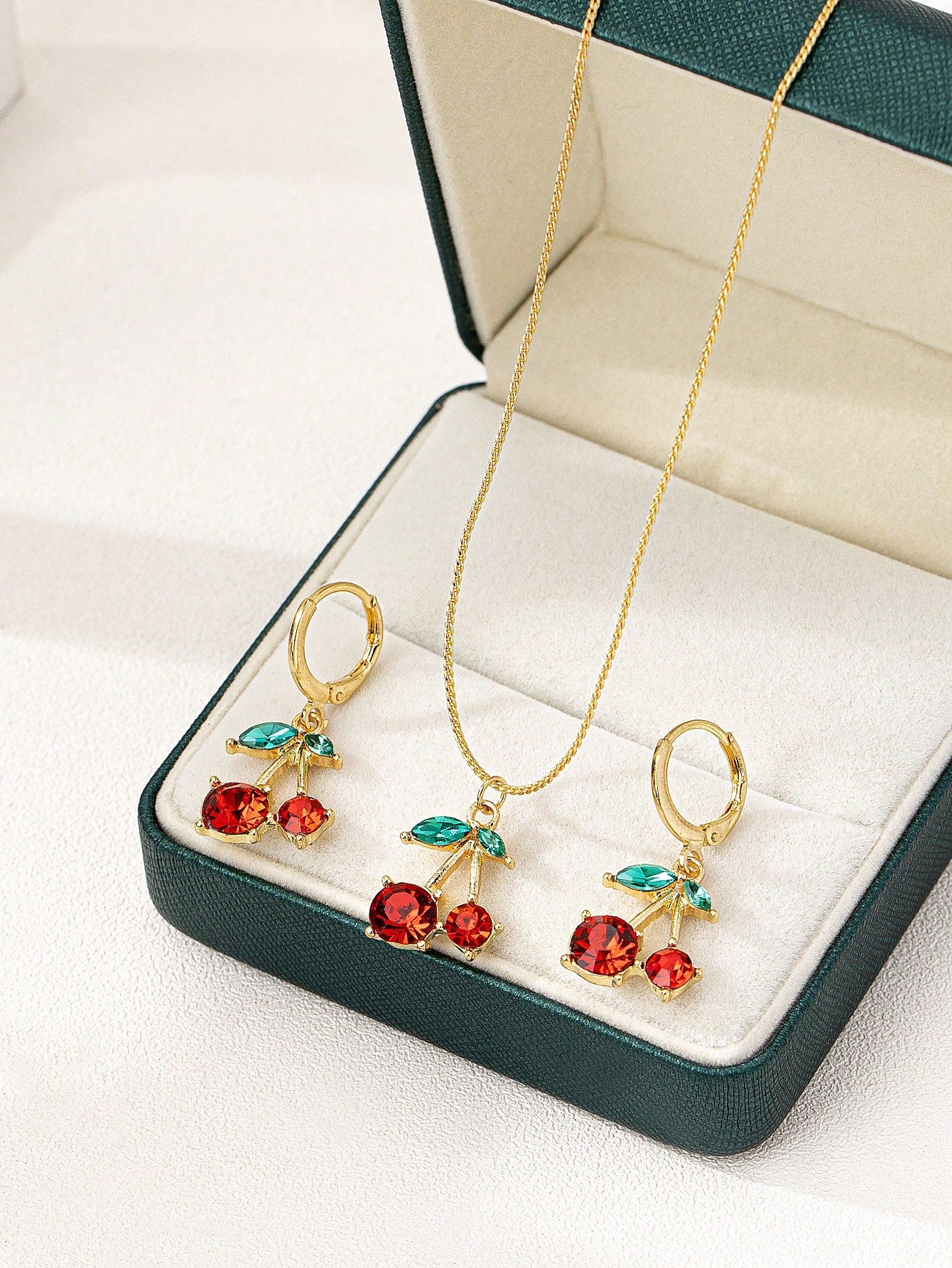 3pcs/Set Fashionable Glass Cherry Necklace & Earrings Jewelry Set - Seen Mai