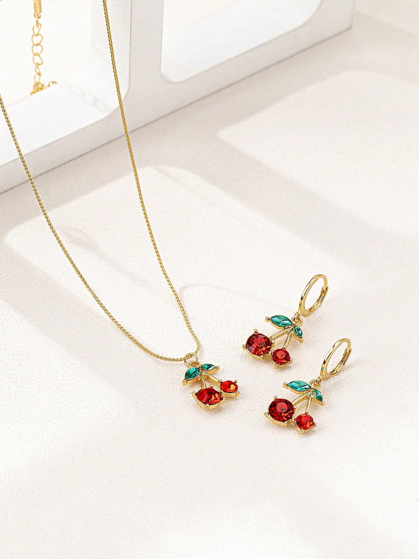 3pcs/Set Fashionable Glass Cherry Necklace & Earrings Jewelry Set - Seen Mai