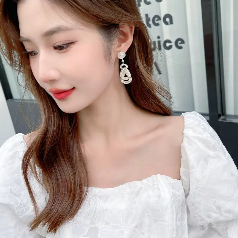 Bilincolor Fashionable Zircon Inlaid Design Knot Earrings for Gift