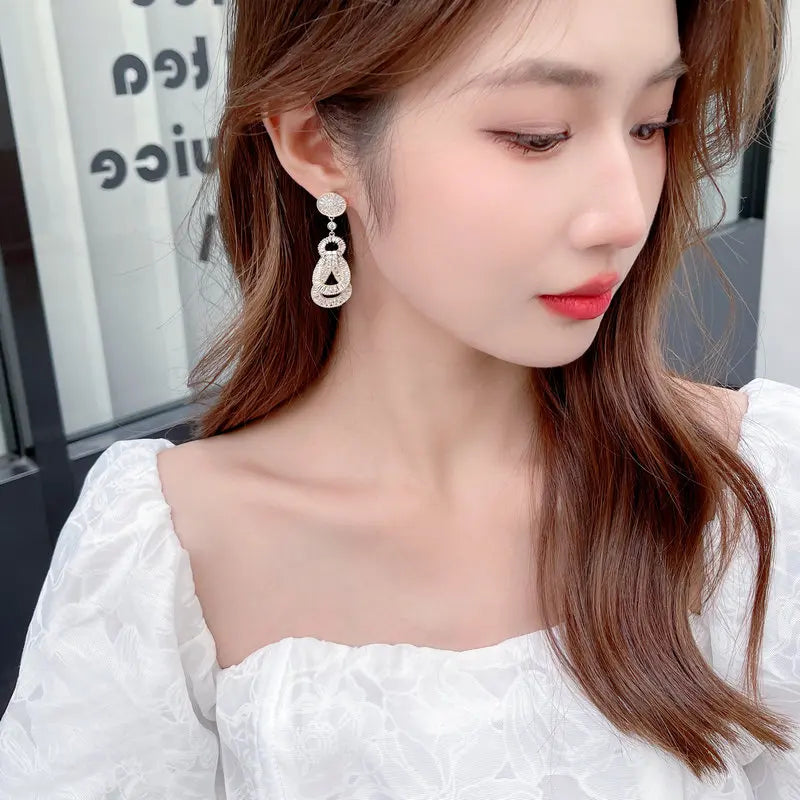 Bilincolor Fashionable Zircon Inlaid Design Knot Earrings for Gift