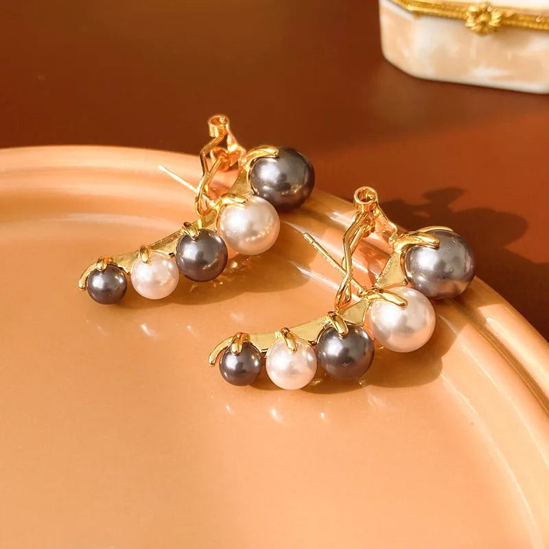 BilincolorBlack and White Sized Pearl Earrings For Women