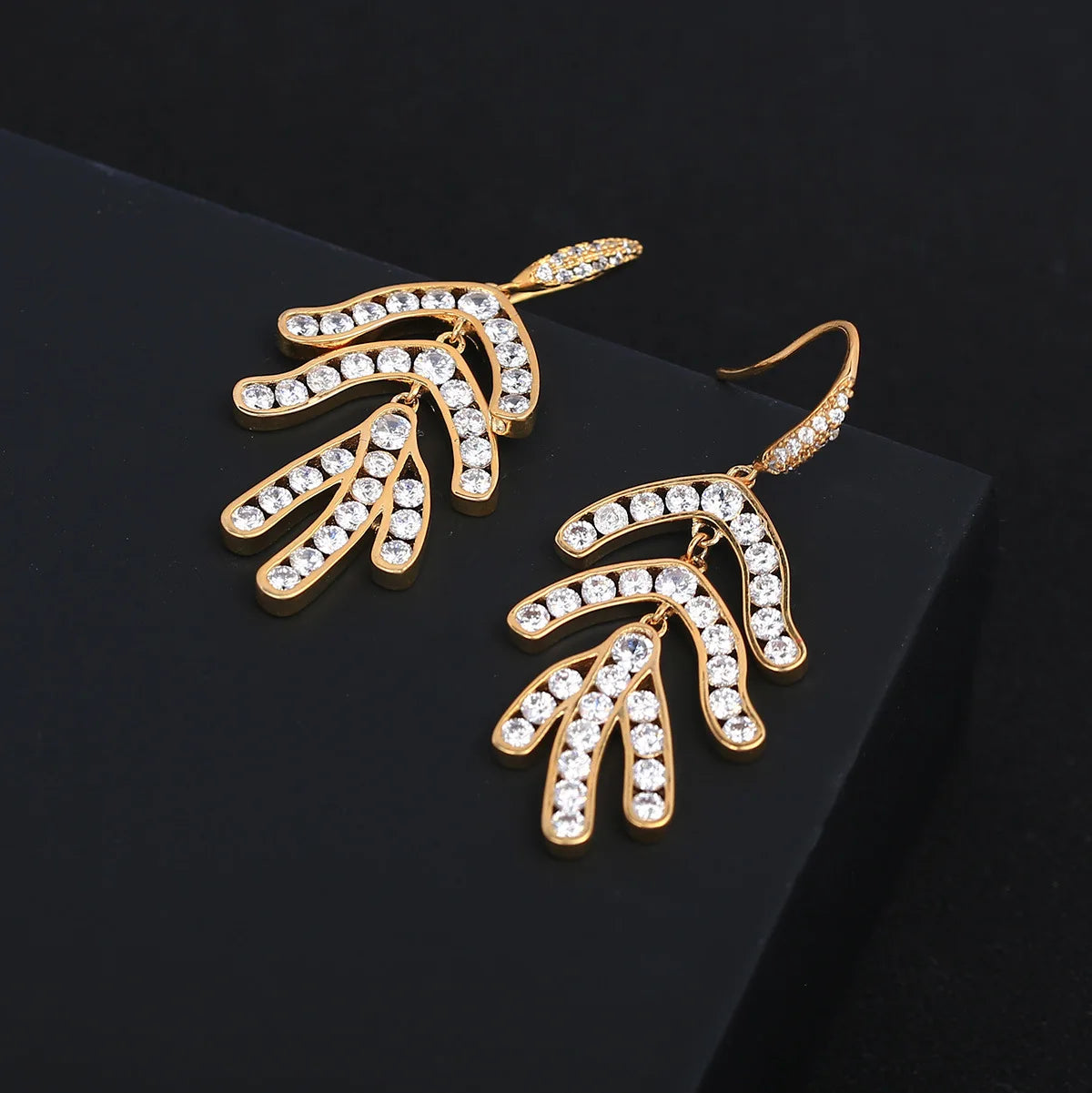 Luxury and Fashionable  Zircon Leaf Shaped Earrings For Women or Girls'  Christmas Gift