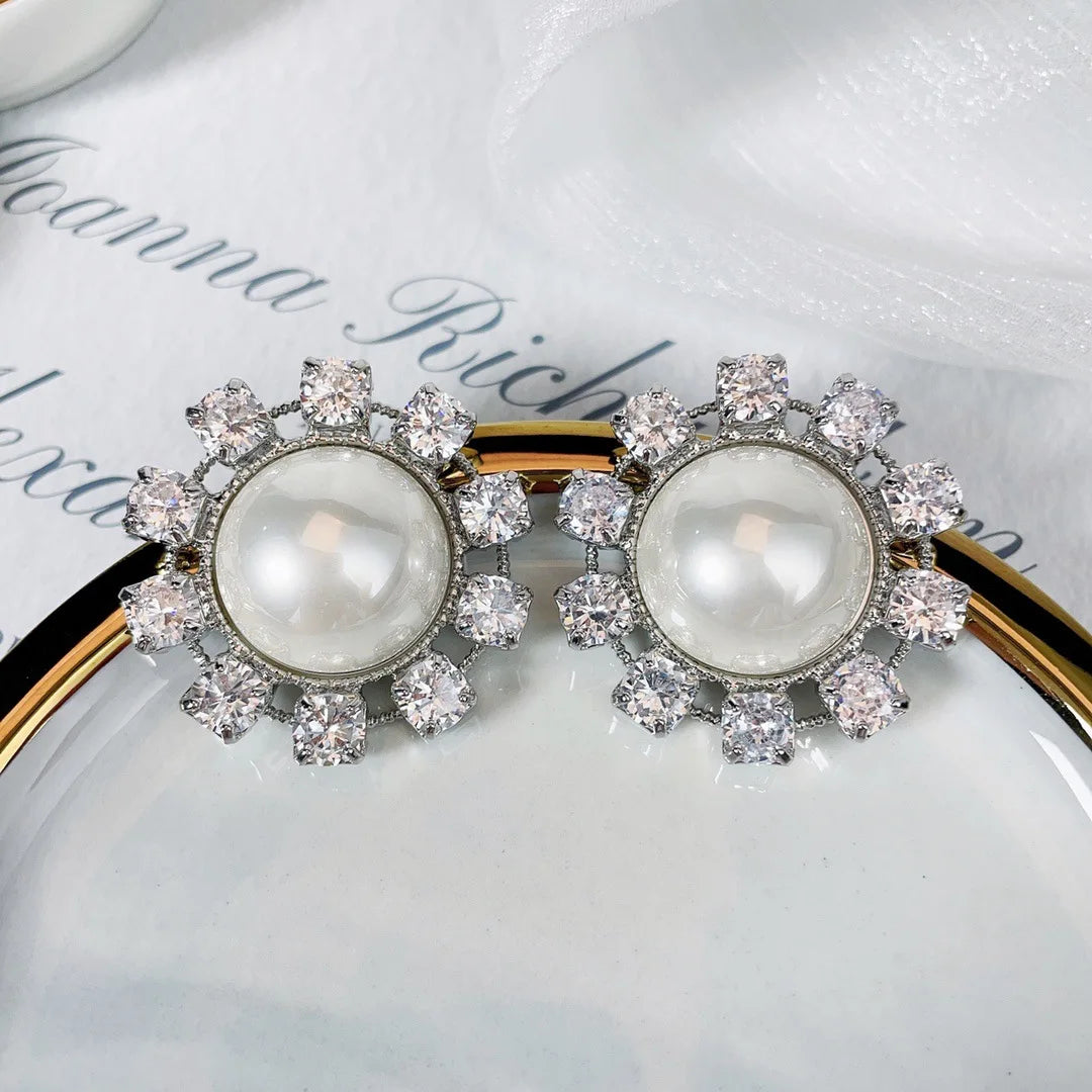 Bilincolor Light Luxury and Elegant Zircon Shell Pearl Earrings  for Women