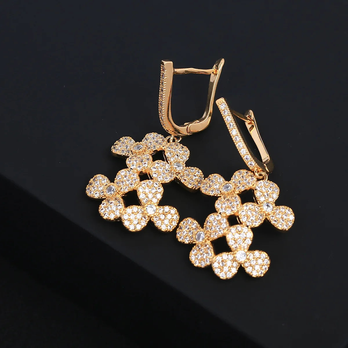 Luxury and Fashionable  Zircon Flower Earrings For Women or Girls' Gift