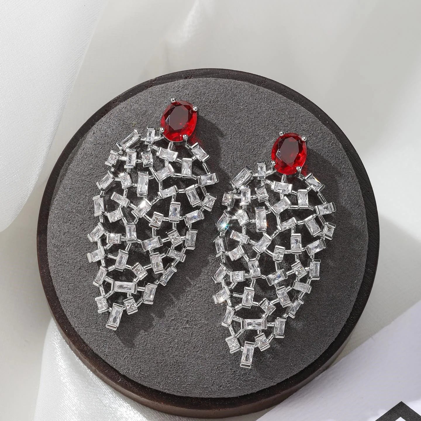 Bilincolor Designer's New Light Luxury Hollow Zircon Leaf Earrings for Women