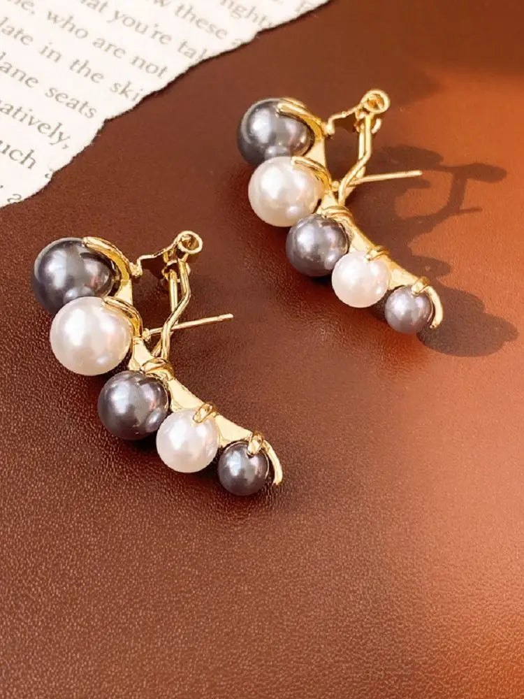 BilincolorBlack and White Sized Pearl Earrings For Women