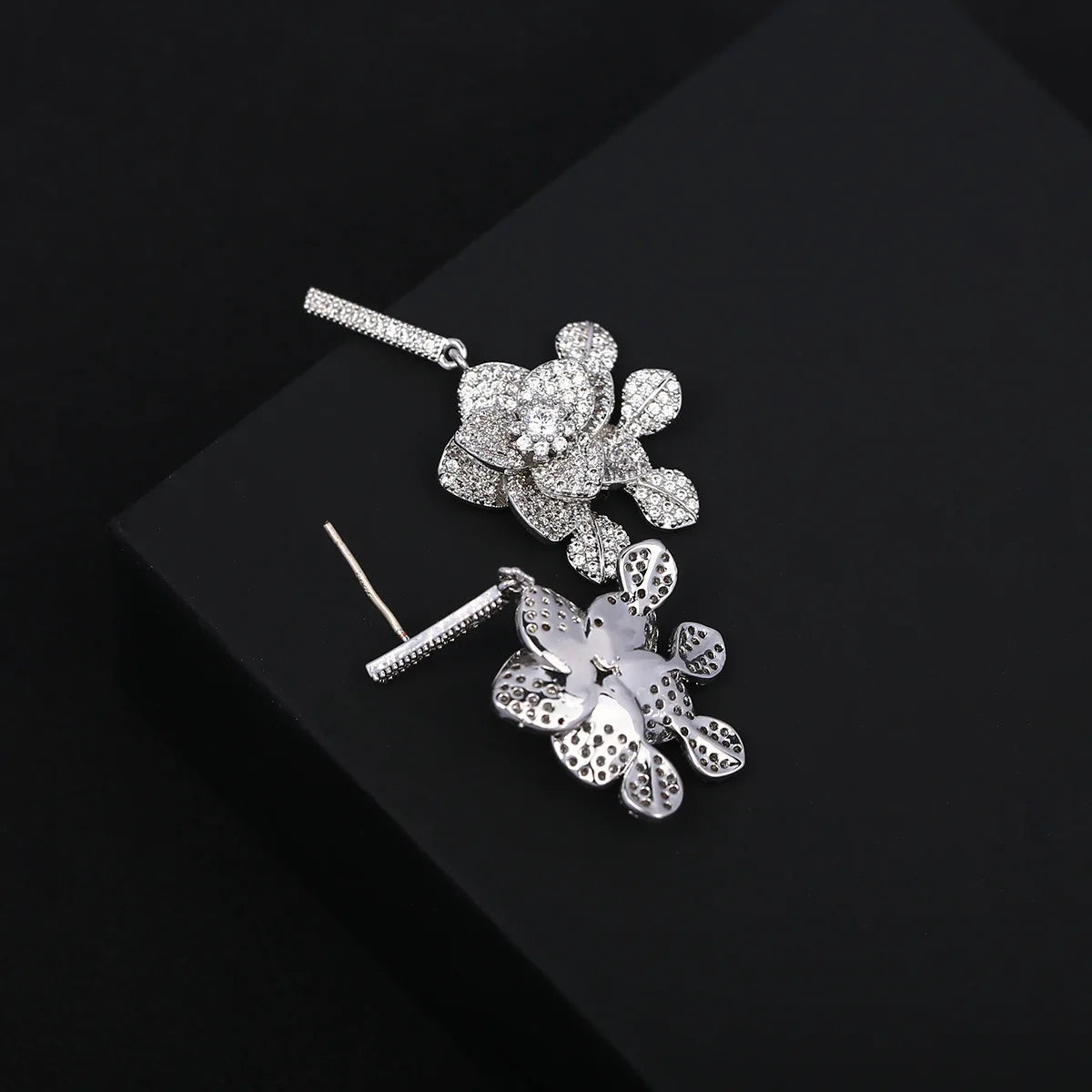 Bilincolor Luxury Zircon Three-dimensional Flower Earrings  for Christmas "Gift