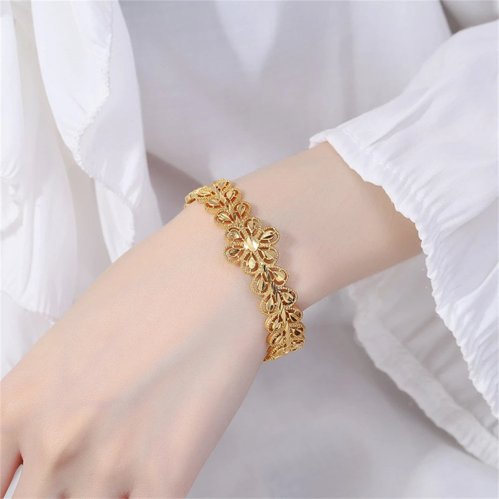 Women's Hand Bracelets Gold Plated Exquisite Leaf Wide Cuff Bangles Wristband Pulsera Wedding Jewelry Accessories Party Gifts