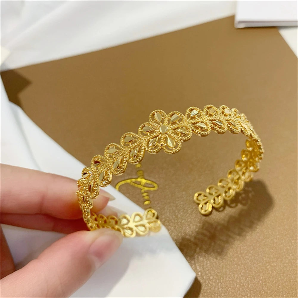 Women's Hand Bracelets Gold Plated Exquisite Leaf Wide Cuff Bangles Wristband Pulsera Wedding Jewelry Accessories Party Gifts