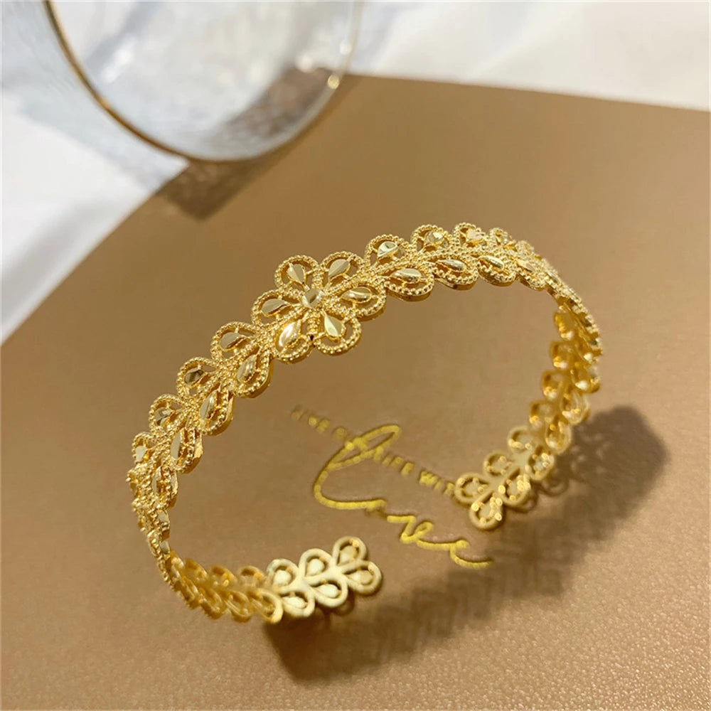 Women's Hand Bracelets Gold Plated Exquisite Leaf Wide Cuff Bangles Wristband Pulsera Wedding Jewelry Accessories Party Gifts