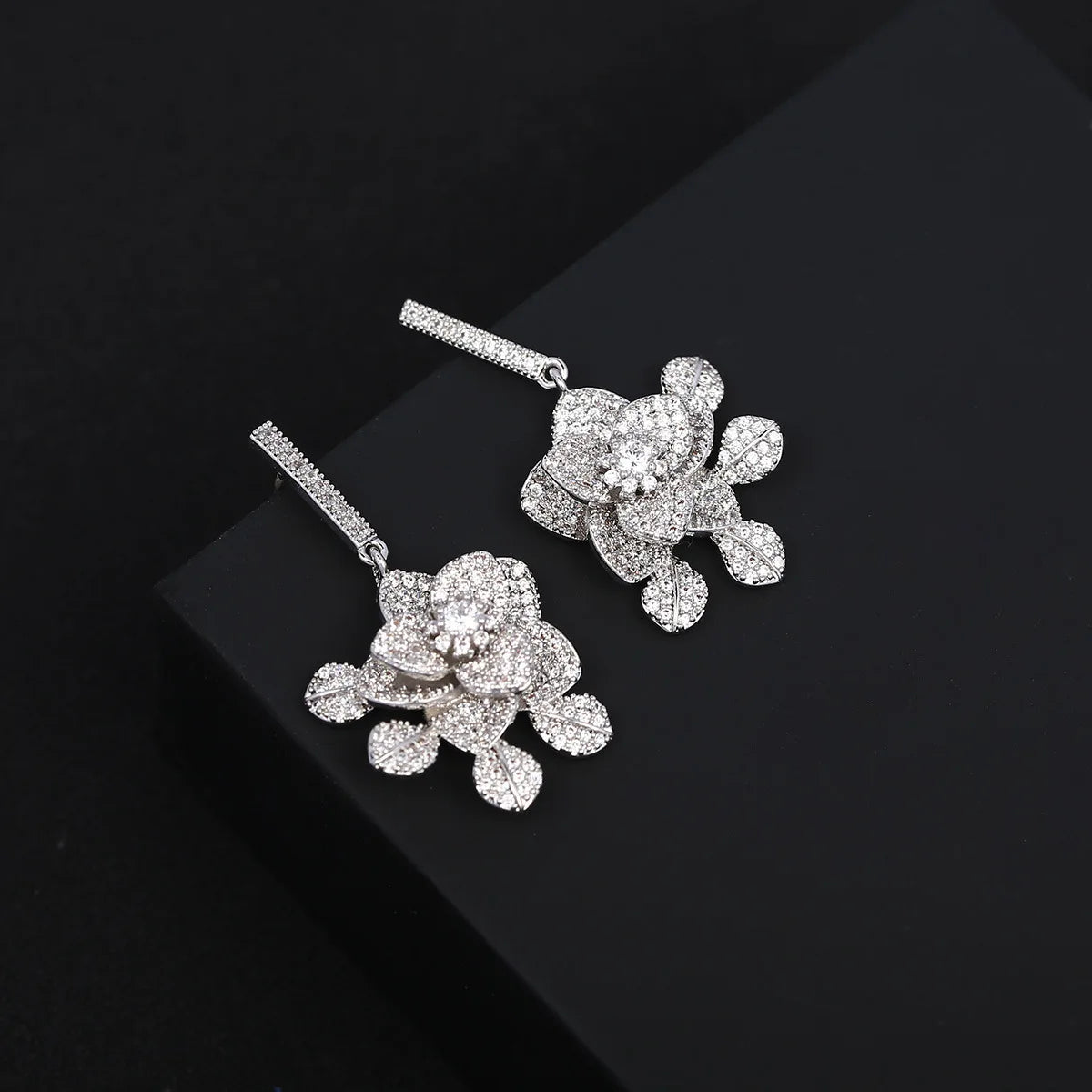 Bilincolor Luxury Zircon Three-dimensional Flower Earrings  for Christmas "Gift