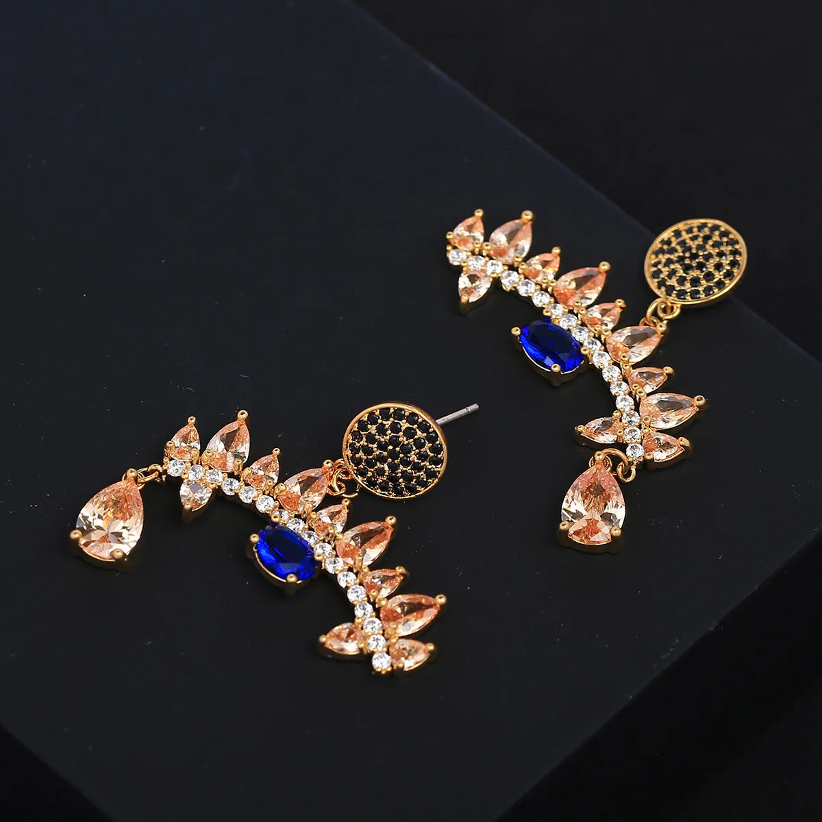 Bilincolor Light Luxury Zircon Exaggerated Personality Earrings  For Women or Girls'  Christmas Gift